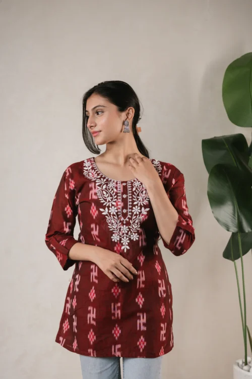 SA Thread Floral Work Short Sambalpuri Kurti – Maroon